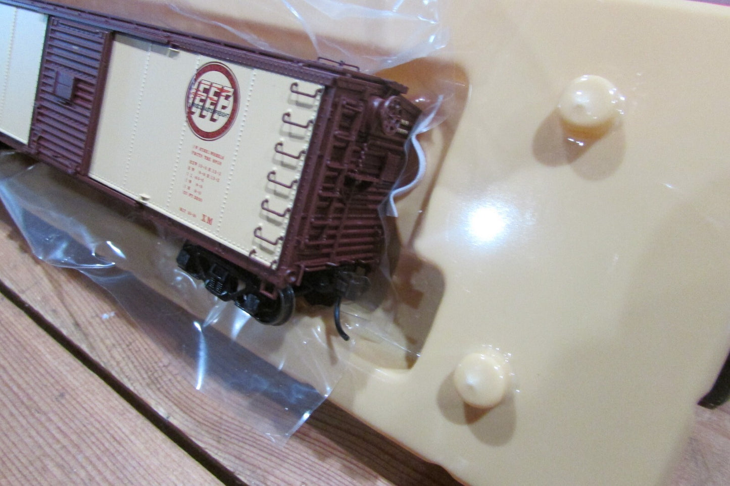 HO Scale Atlas 20-001-221 USRA Steel Rebuilt Box Car A4928