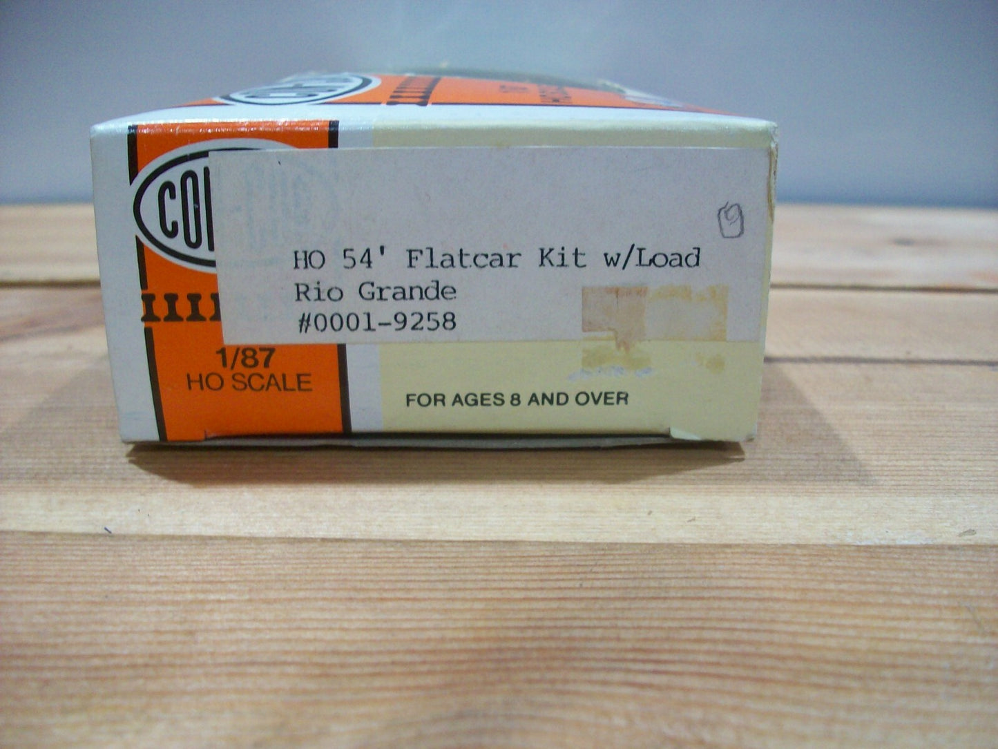 HO Scale Con-Cor 54' Flat Car Kit w /Load Rio Grande Lot#3869