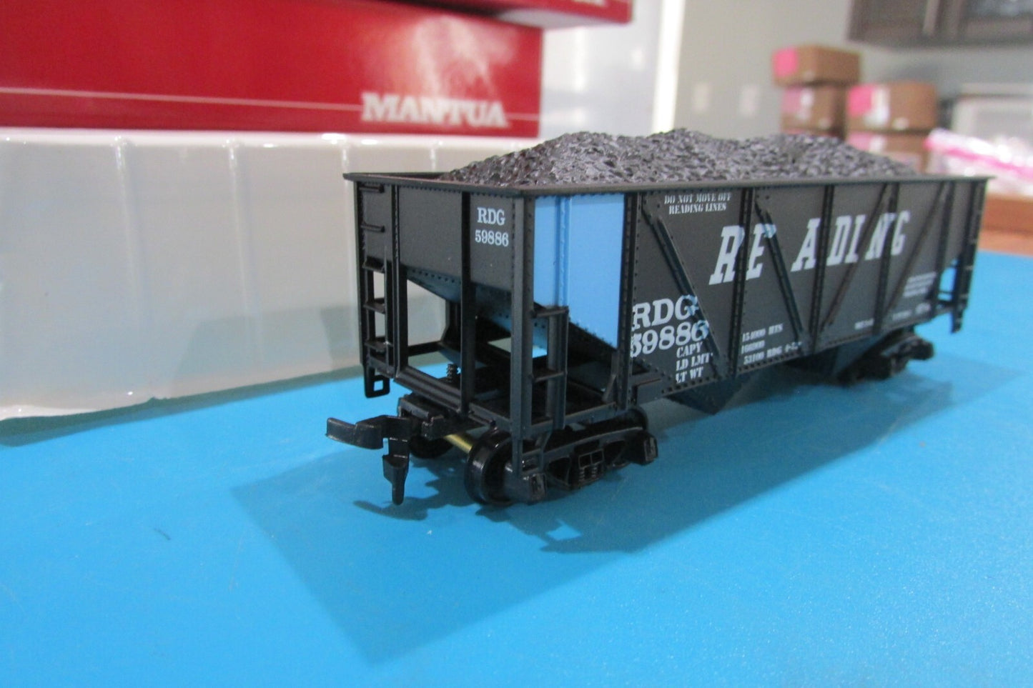 HO Scale Mantua (3Cars) Heavy 52' Hopper Blue End Panel w/Load READING Lot#4254