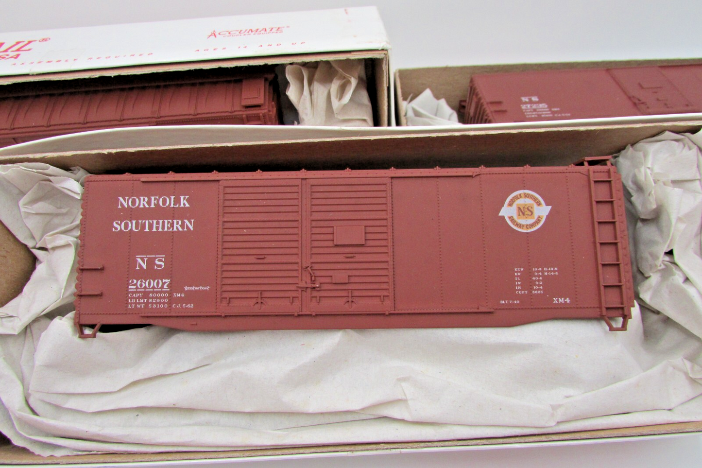 HO Scale Accurail (4) Assorted Freight Cars Kits Norflok Southern Lot#4815