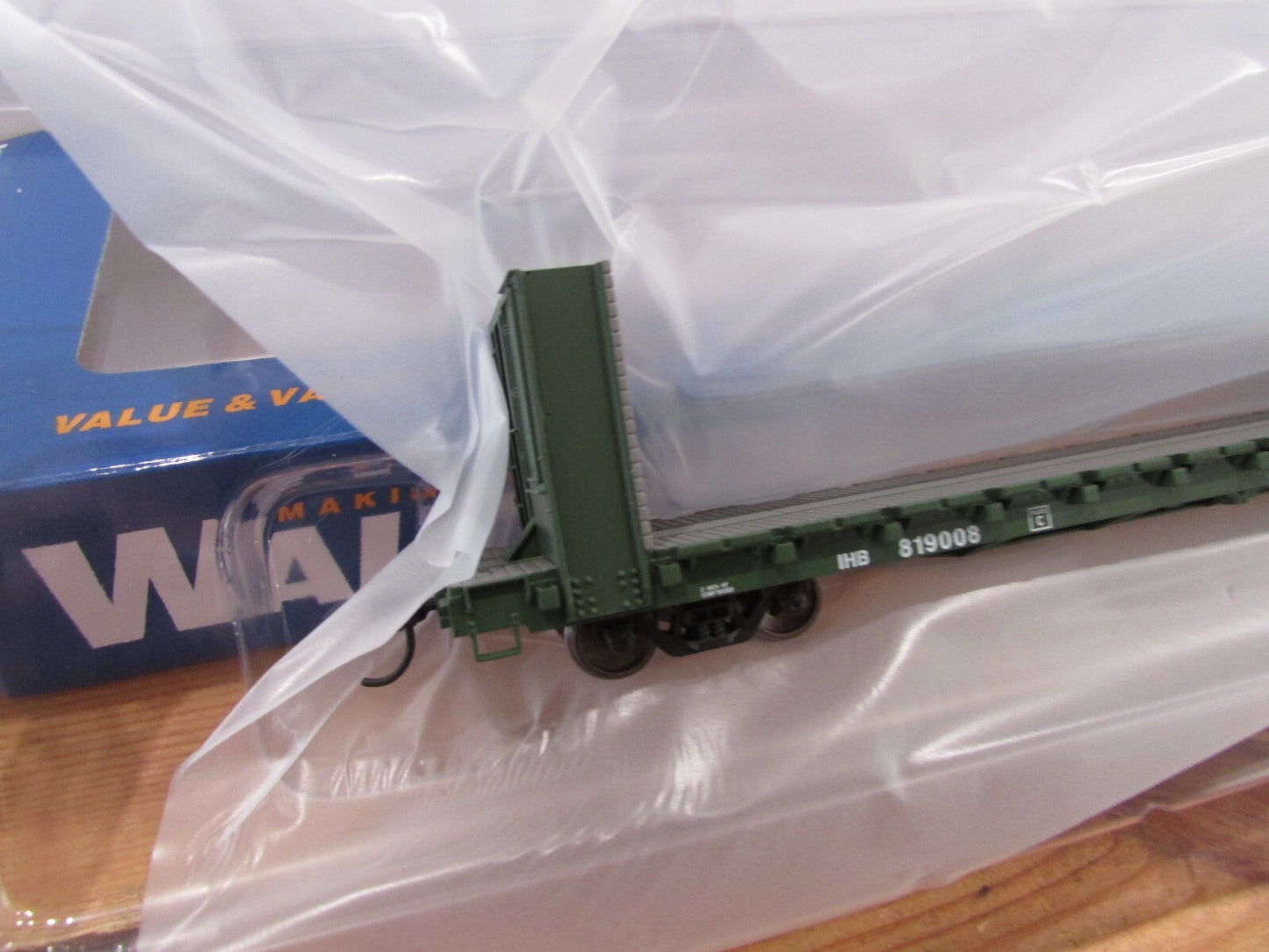 HO Scale Walthers P-Standard 60' Bulkhead Flatcar Indiana Harbor Belt Lot#3088