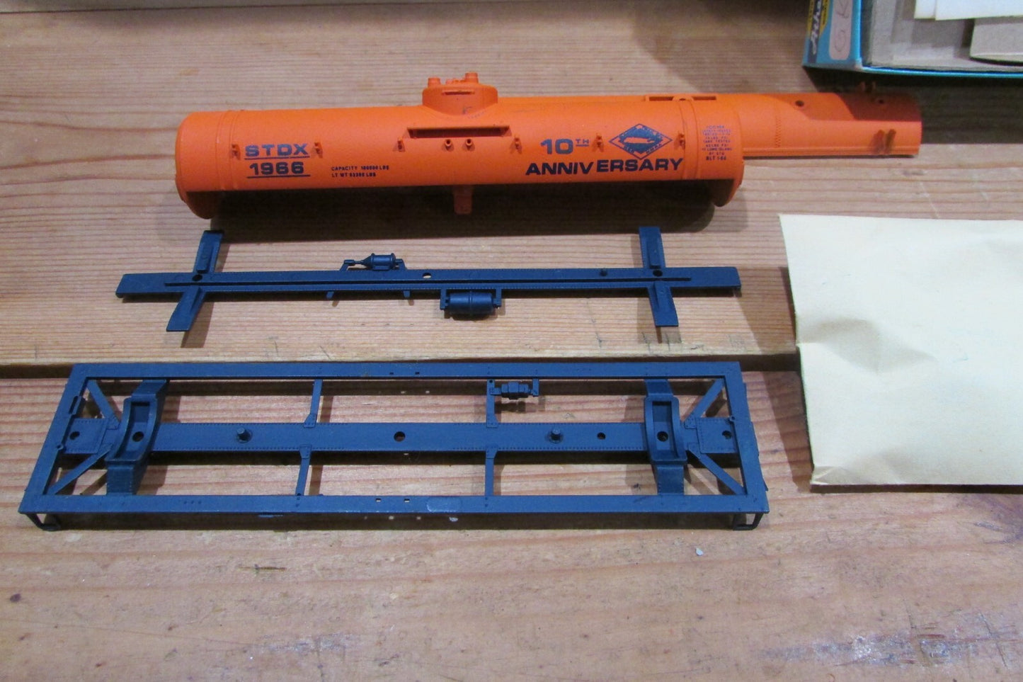 HO Scale Athearn 42' Tank Car 10TH Anniversary STDX 1966 Kit Lot#4245