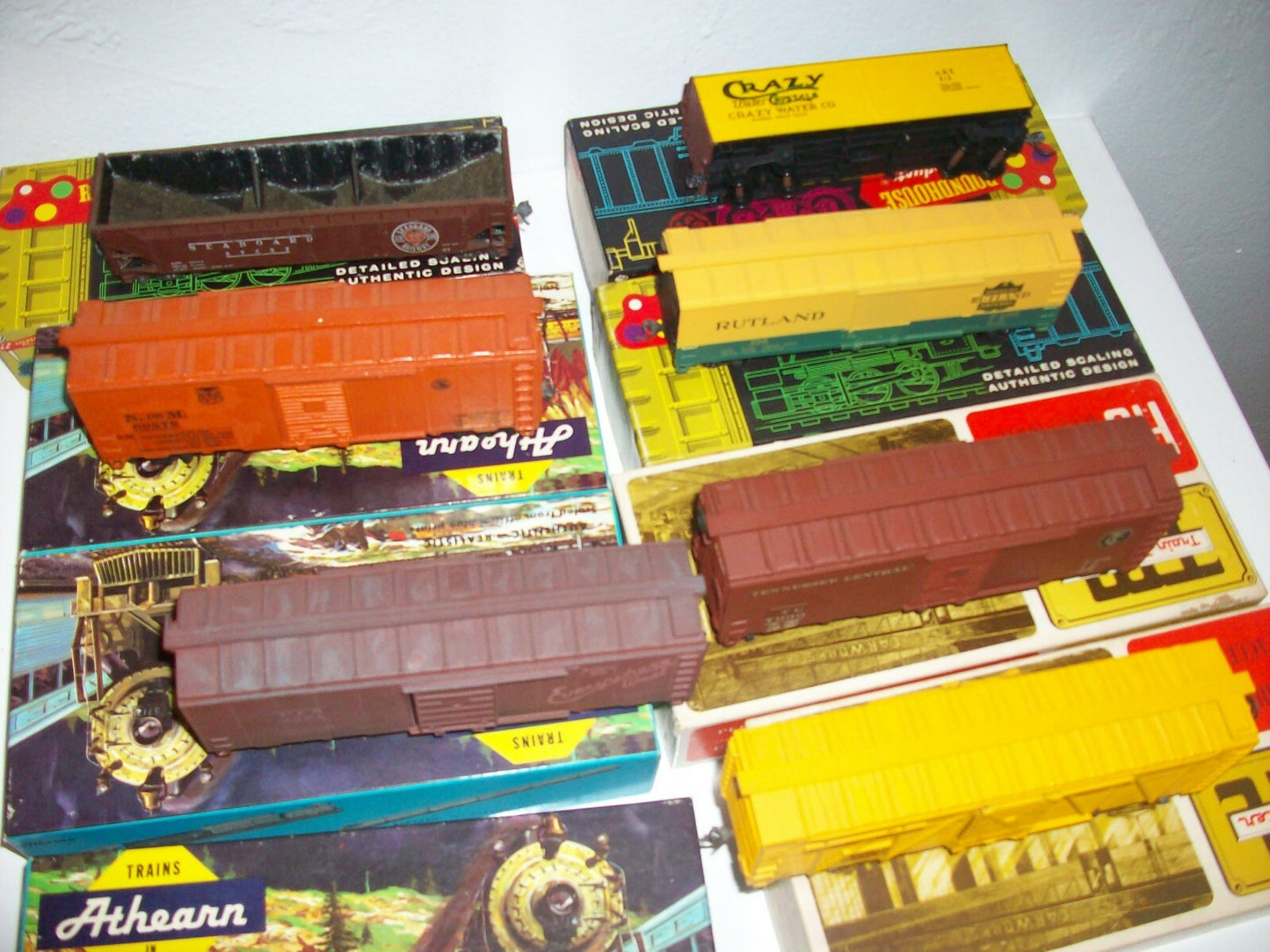HO Scale (8) Assorted Freight Cars in Box Lot#4118