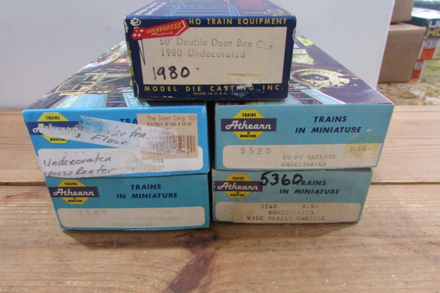 HO Scale Athearn/Roundhouse (5) Assorted Freight Cars "Undecorated" Lot#4232