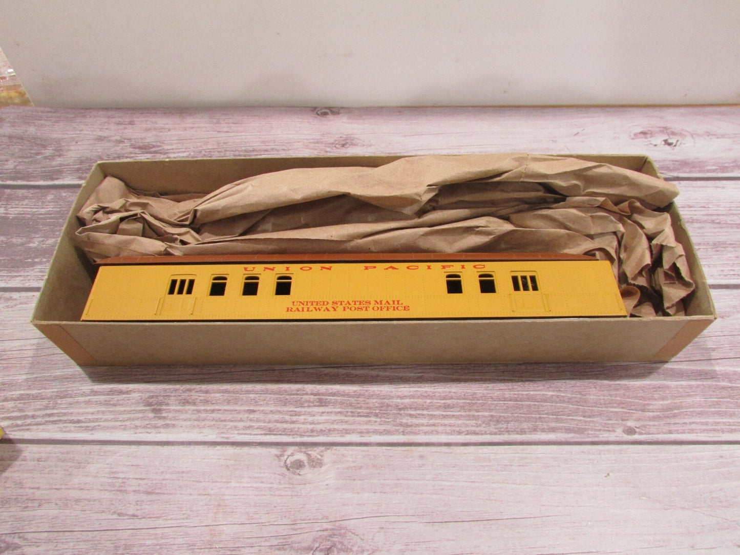 HO Scale RoundHouse 6124 Harri-Man RPO Passenger Car Union Pacific Lot#3151