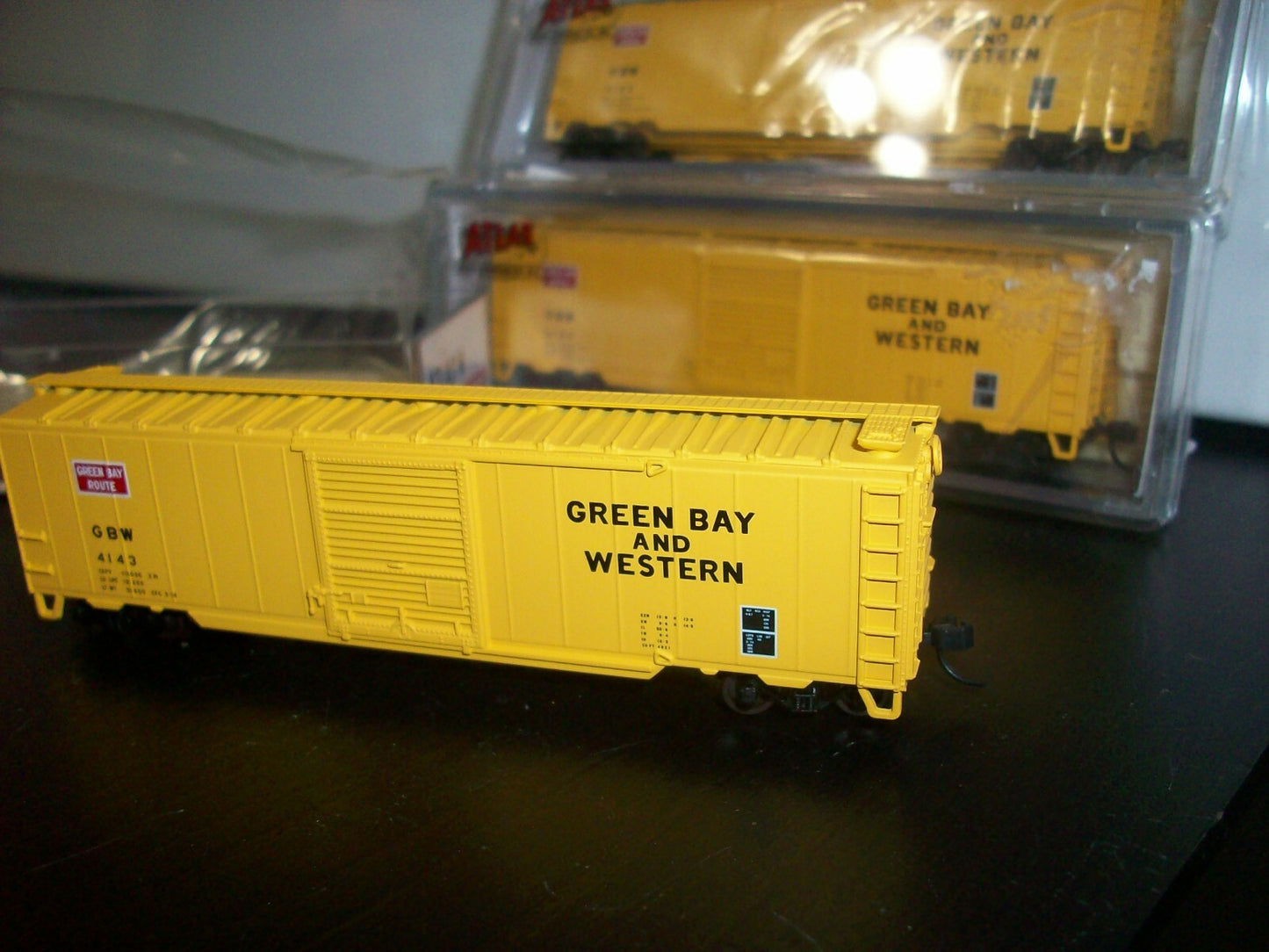 N Scale Atlas N10 0' Single Door Box Car Green Bay & Western (4 Cars)