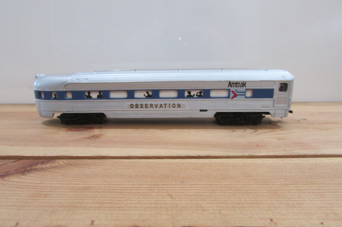 HO Scale Amtrak Observation Passenger (Blue & Silver) Lot#0034