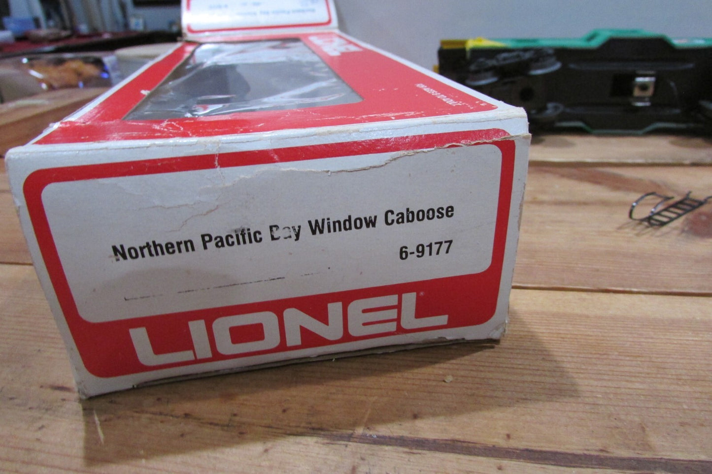 O Gauge Lionel 6-9177 Northern Pacific Bay Window Caboose