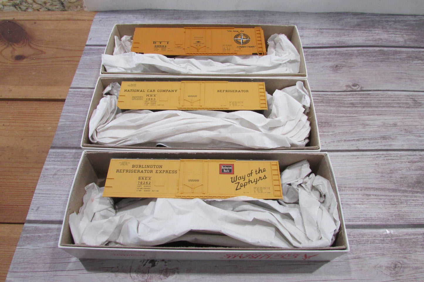 HO Scale Accurail (3) Assorted Freight Cars Kits Lot#3017