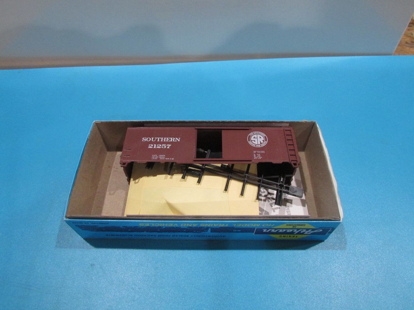 HO Scale Athearn 5988 40' Box Car Southern #21257