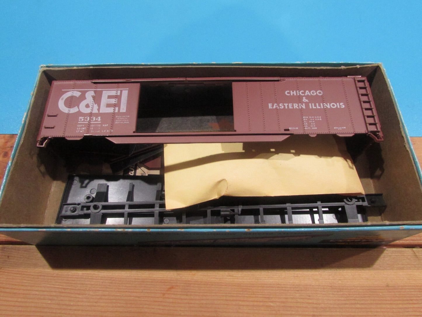 HO Scale Athearn 1306 50' DBL Door Box Car Kit Chicago & Eastern-Illinois