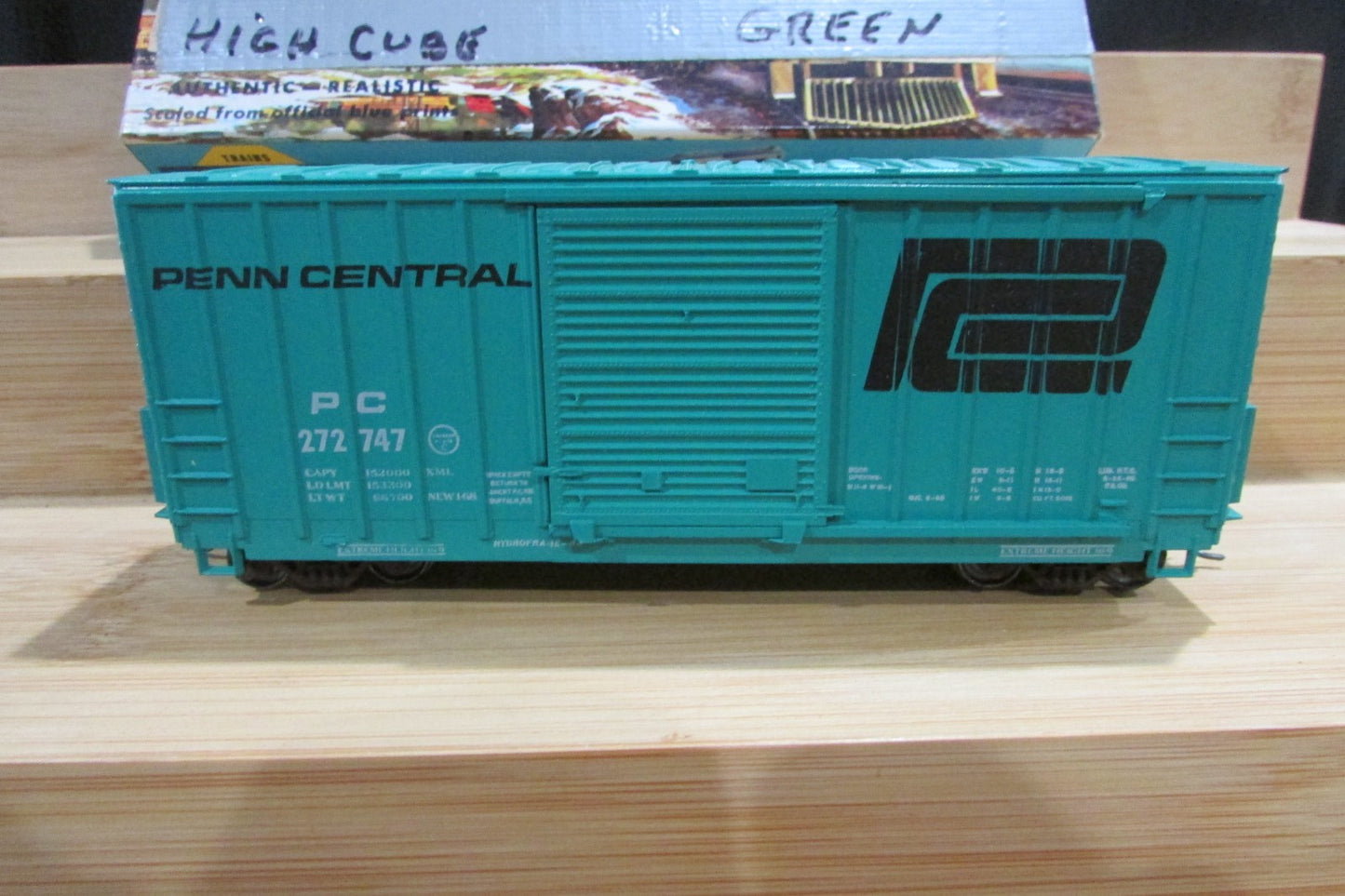 HO Scale Athearn 40ft OB Hi-Cube Box Car Penn Central PC#272747 ATH5187