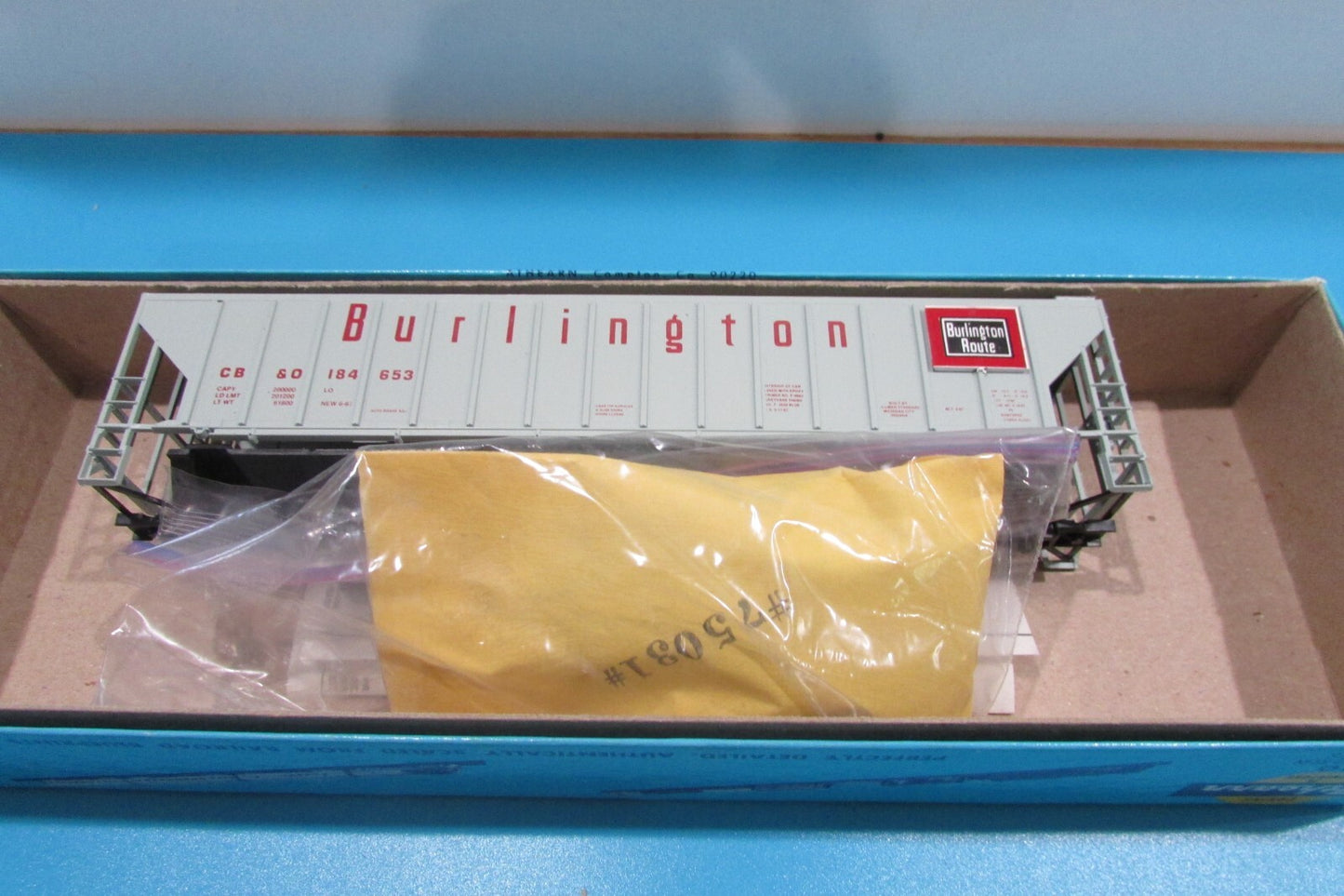 HO Scale Athearn 5302 54ft Hopper Car Burlington Kit Lot#0715