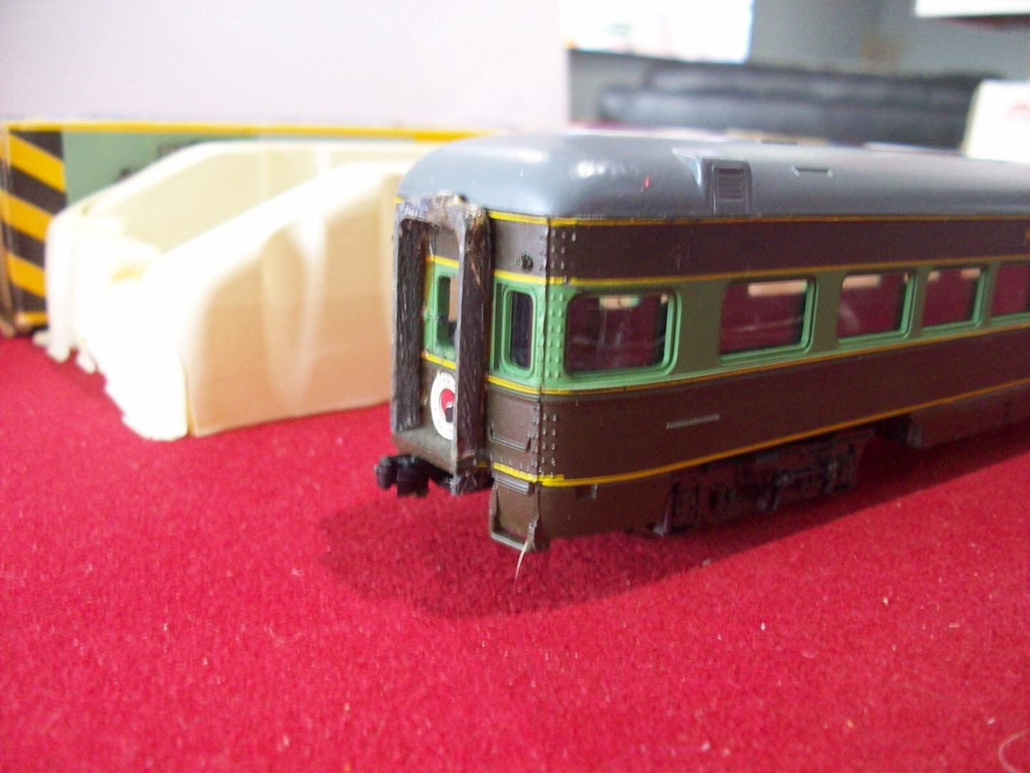 HO Scale AHM/Rivarrosi Observation Car "Northern Pacific" Lot#0397