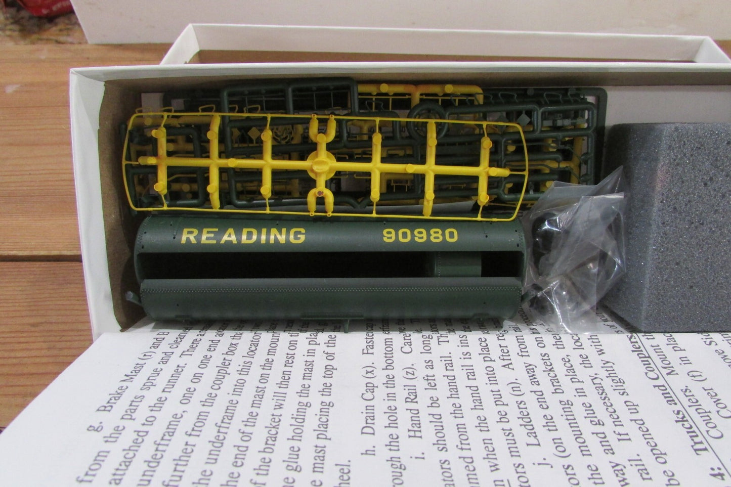 HO Scale InterMountain 10,000 Gallon Tank Car Reading 90980 Lot#3816