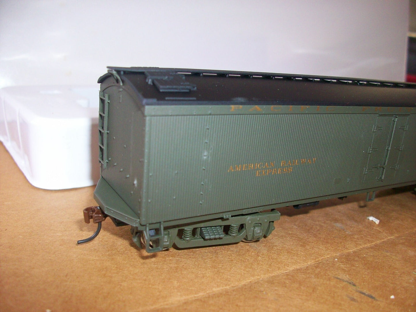 HO Scale Walthers 932-5487 GACX Wood Reefer w/ Bolted Pedestal Truck P.F.E#583