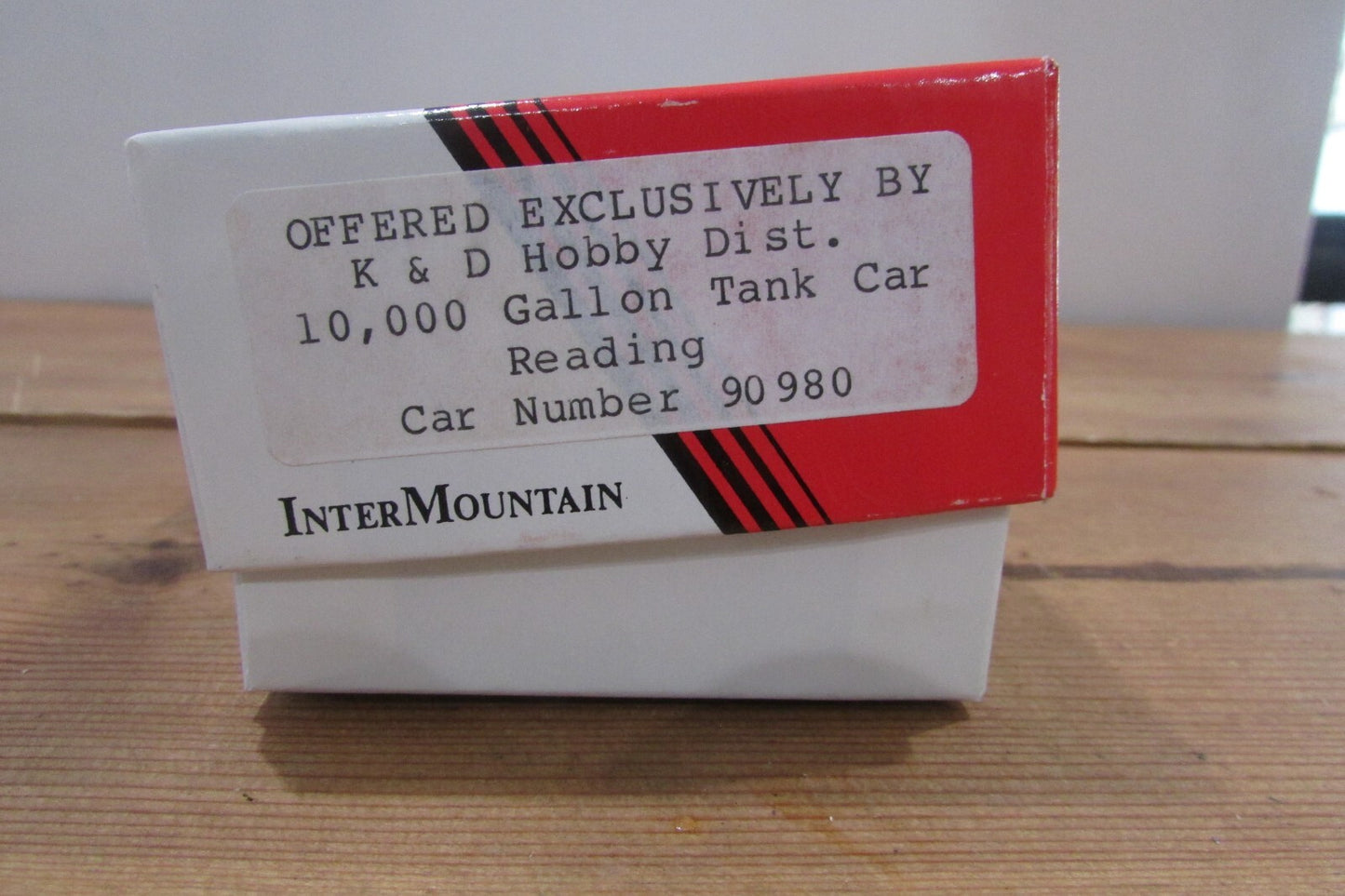 HO Scale Intermountain 10,000 Gallon Tank Car Kit Reading Lot#4540