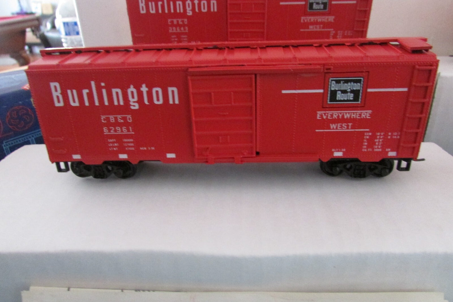 HO Scale Roundhouse (4) C&BQ (red) 40' Box Car RTR Lot#2639