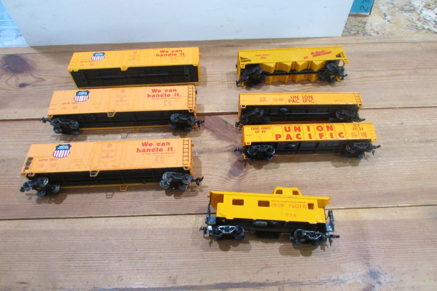 HO Scale (7) Assorted Union Pacific Shell &Freight Cars Lot#3751