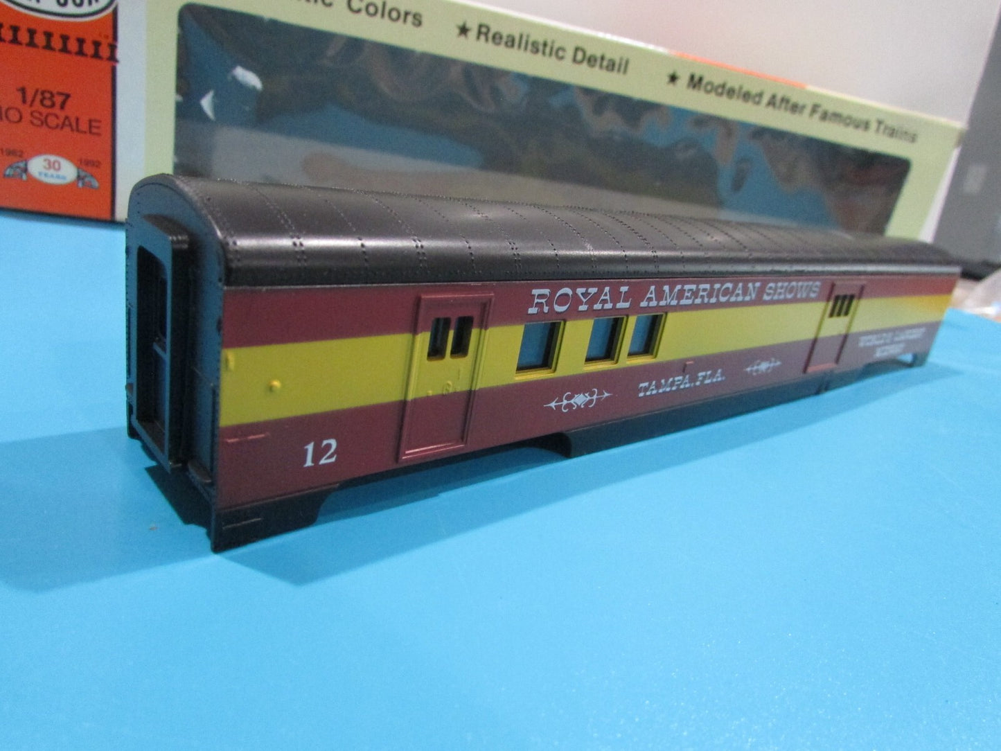 HO Scale Con-cor 72ft RPO/Bagagge Passenger Car kIT Lot#1680