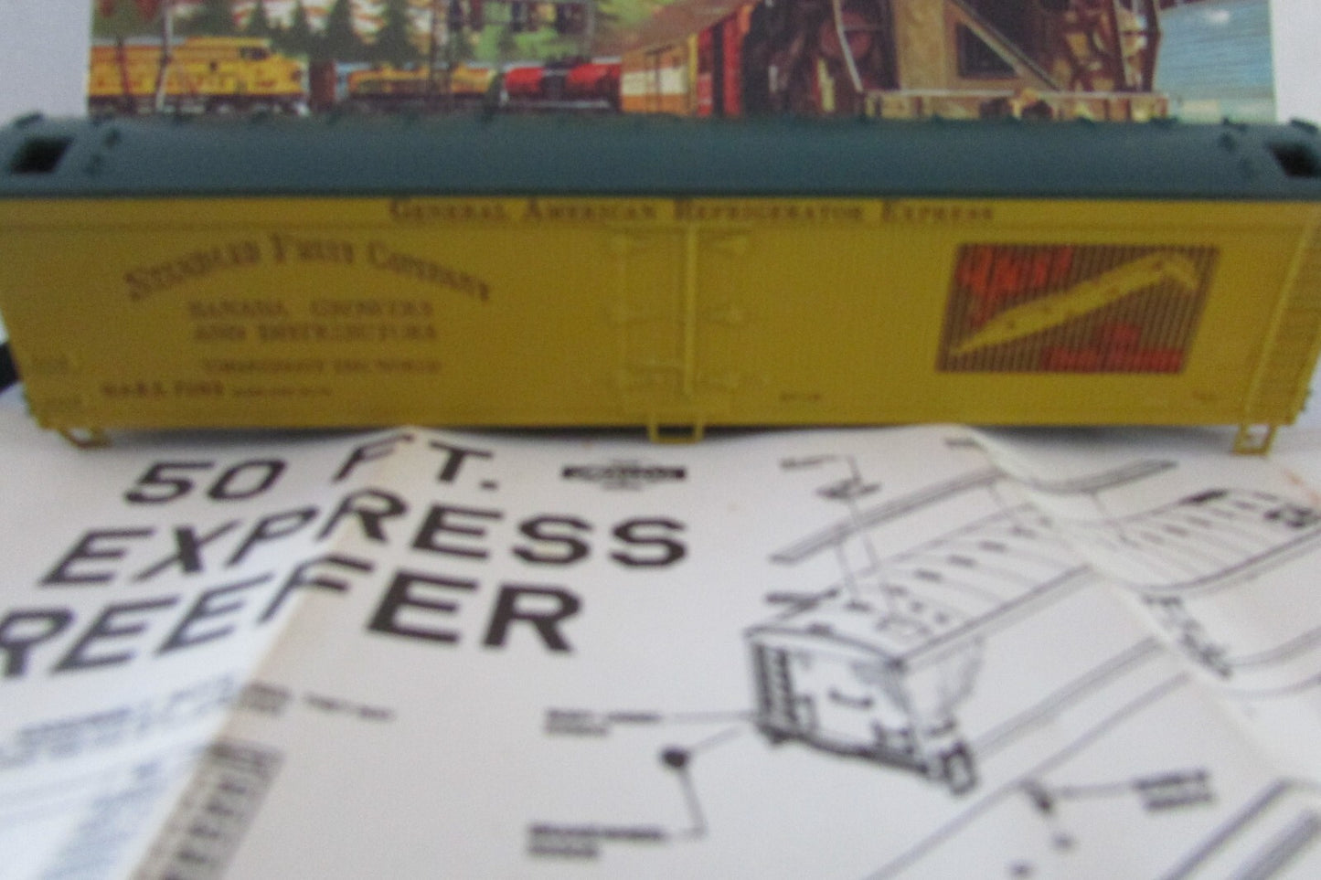 HO Scale Athearn 5344 Standard Fruit Company 50ft Express Reefer