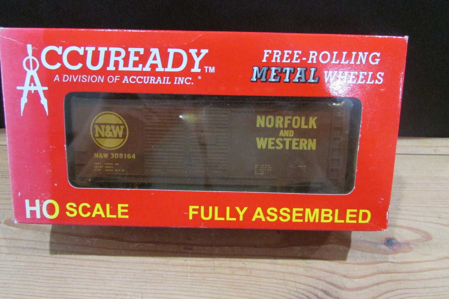 HO Scale Accurail 93617 Double Door 40' Steel AAR BoxCar N&W ACC4865