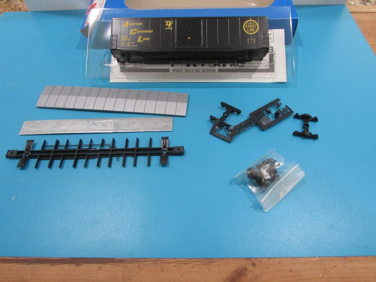 HO Scale E&C Shop 50' PS-1 Single Door Boxcar Atlantic Coast Line Lot#1327