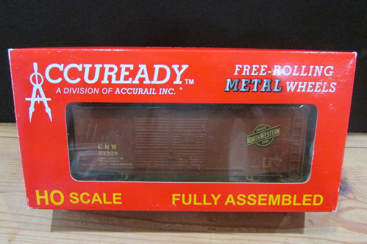 HO Scale Accurail 93612 Double Door 40' Steel AAR BoxCar C & N.W ACC4864