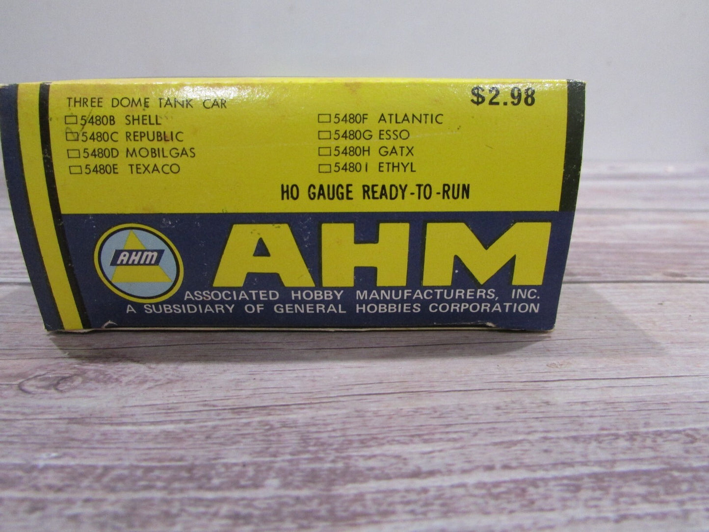 HO Scale AHM 5480C Republic Tank Car RTR