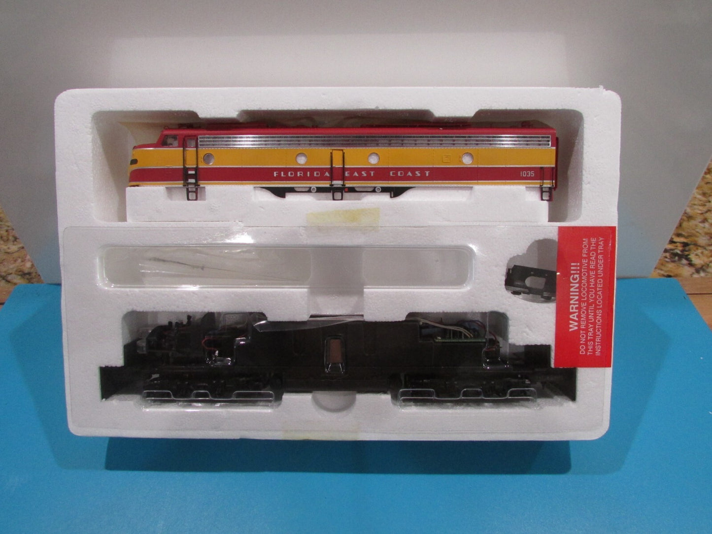 HO Scale Proto 2000 8711 E8/E9 Locomotive Florida East Coast #1035 Lot#1177