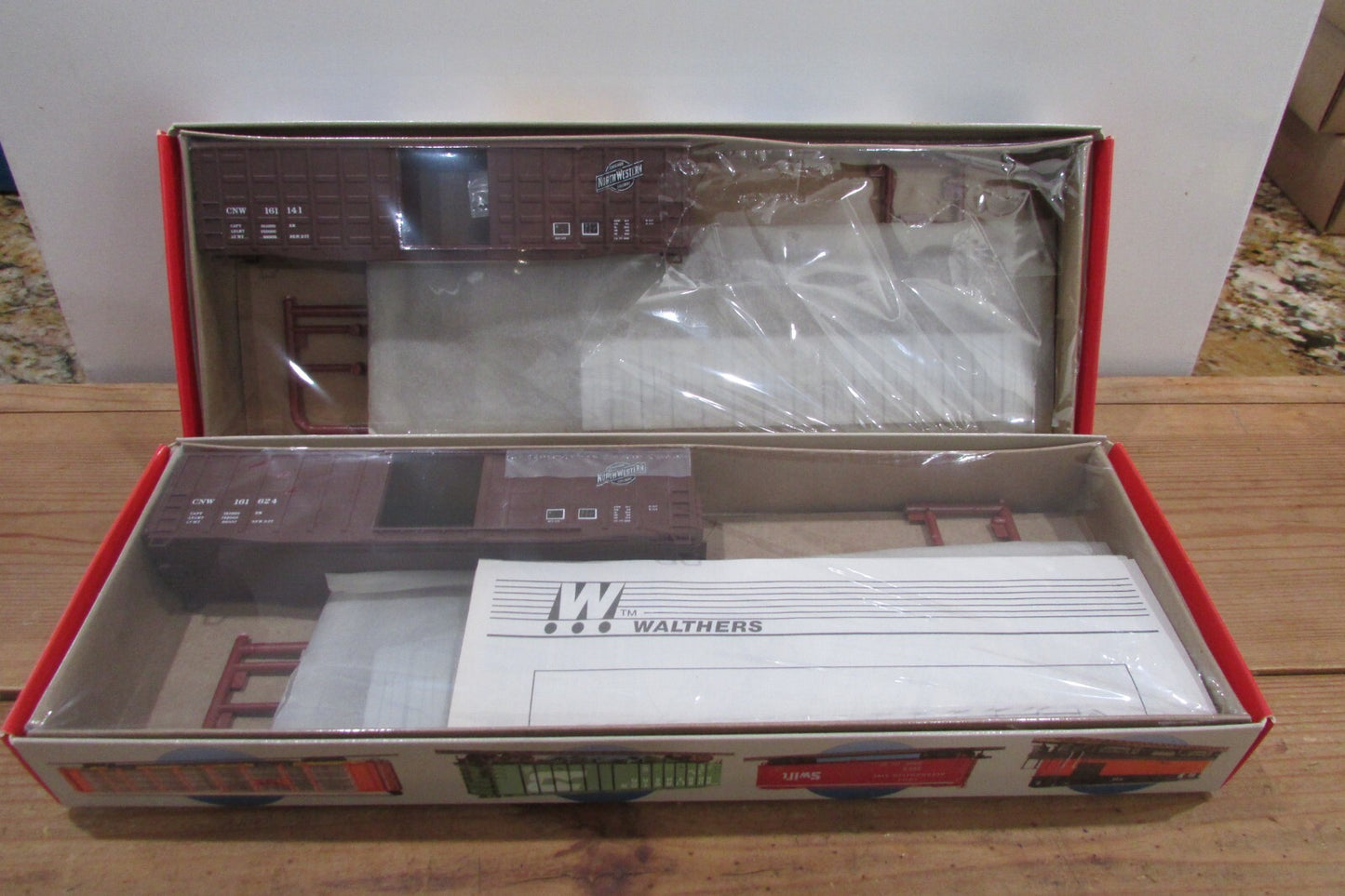 HO Scale Walthers 932-4703 (2) 50' Waffle Side Box Cars Kits CNW Lot#3991