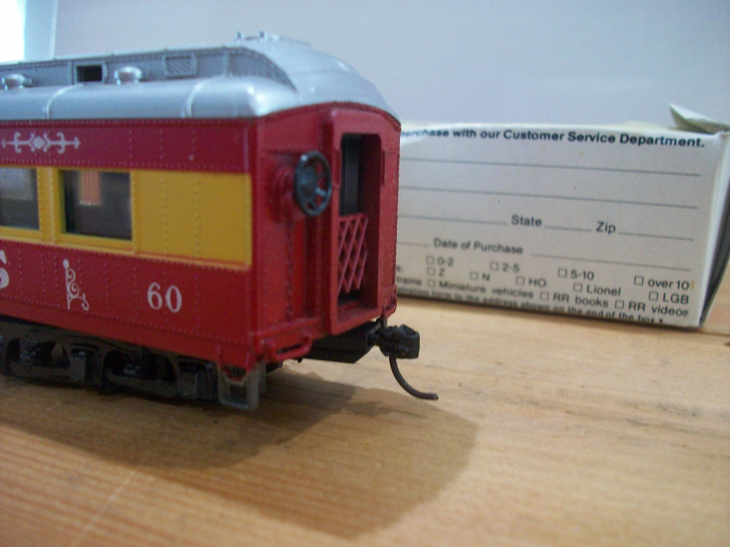 HO Scale Con-Cor 01-00908 72'ft Observation Royar American Show Car Lot#0485