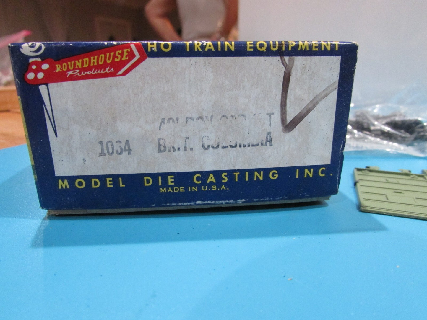HO Scale RoundHouse 1054 40' Boxcar Kit British Columbia Railway RH4292