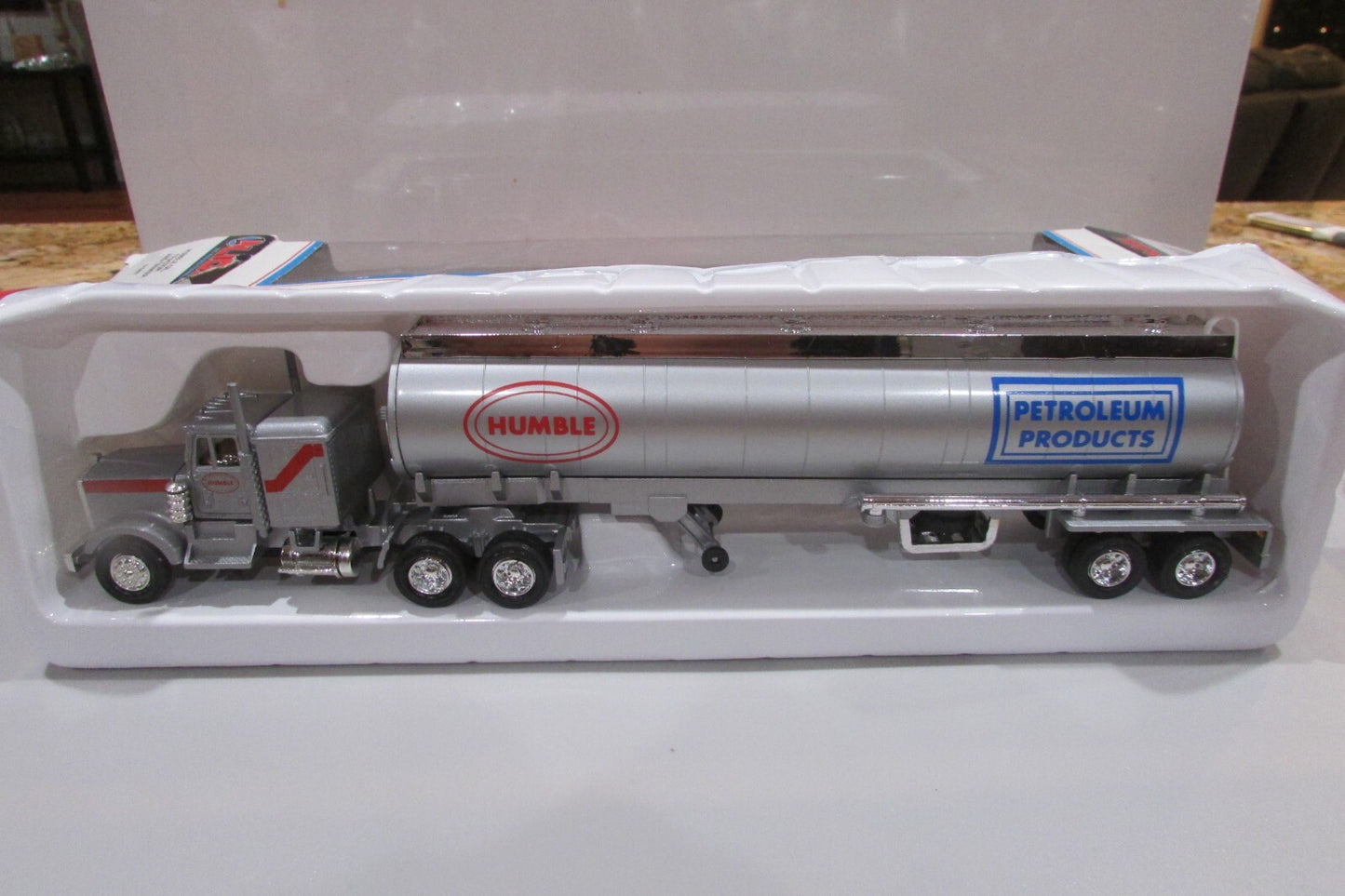 O Scale Lionel 6-12837 Humble Oil Tractor & Tanker Lot#0530
