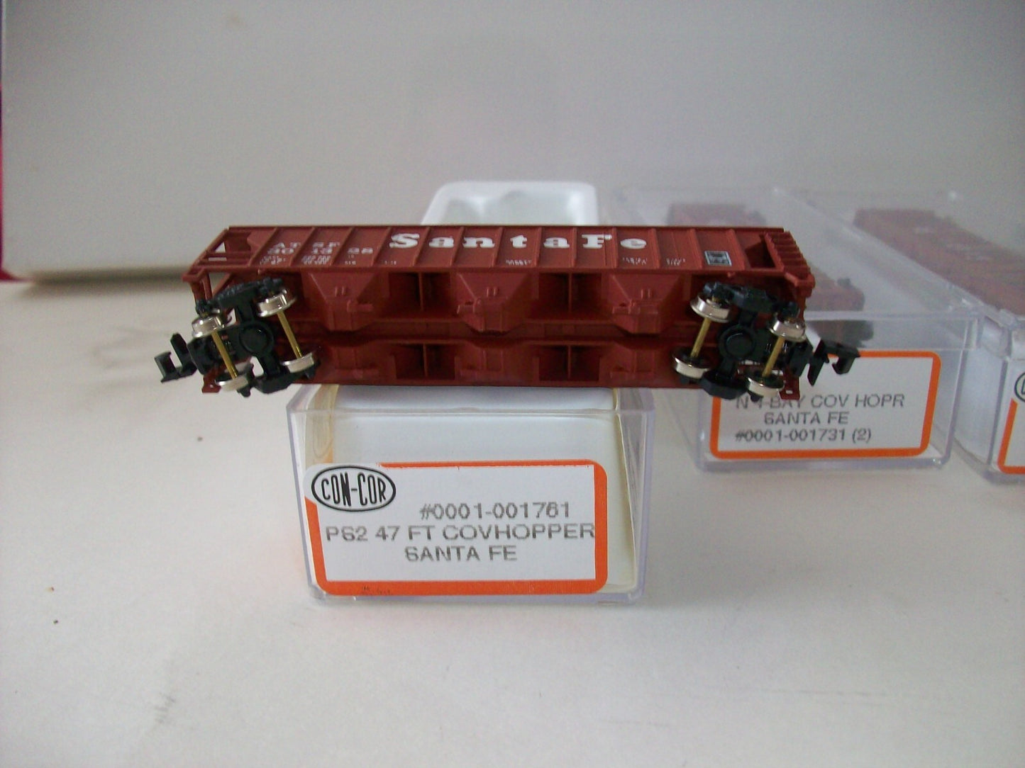 N Scale Con-Cor (3)Santa Fe Assorted Covered Hopper N01