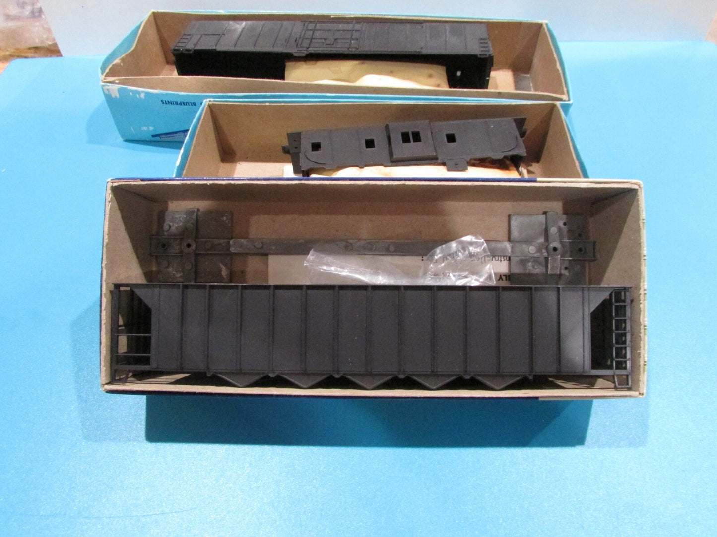 HO Scale Athearn & Roundhouse Undecorated Freight Cars Lot#1799