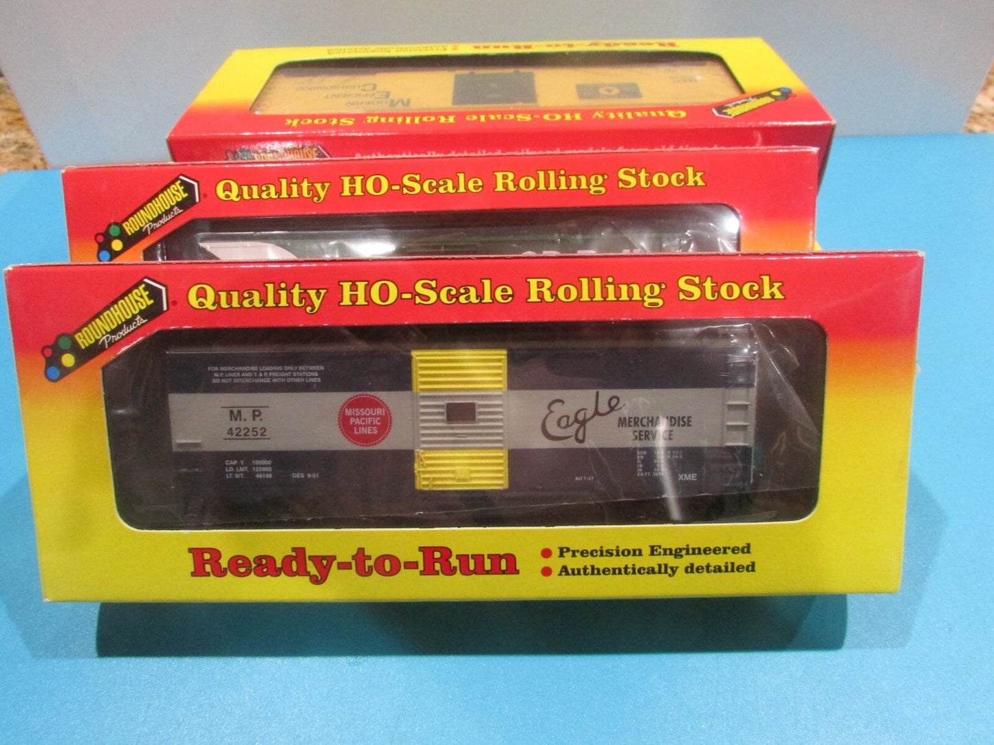 HO Scale Roundhouse (4) Assorted Freight Cars Lot#2385