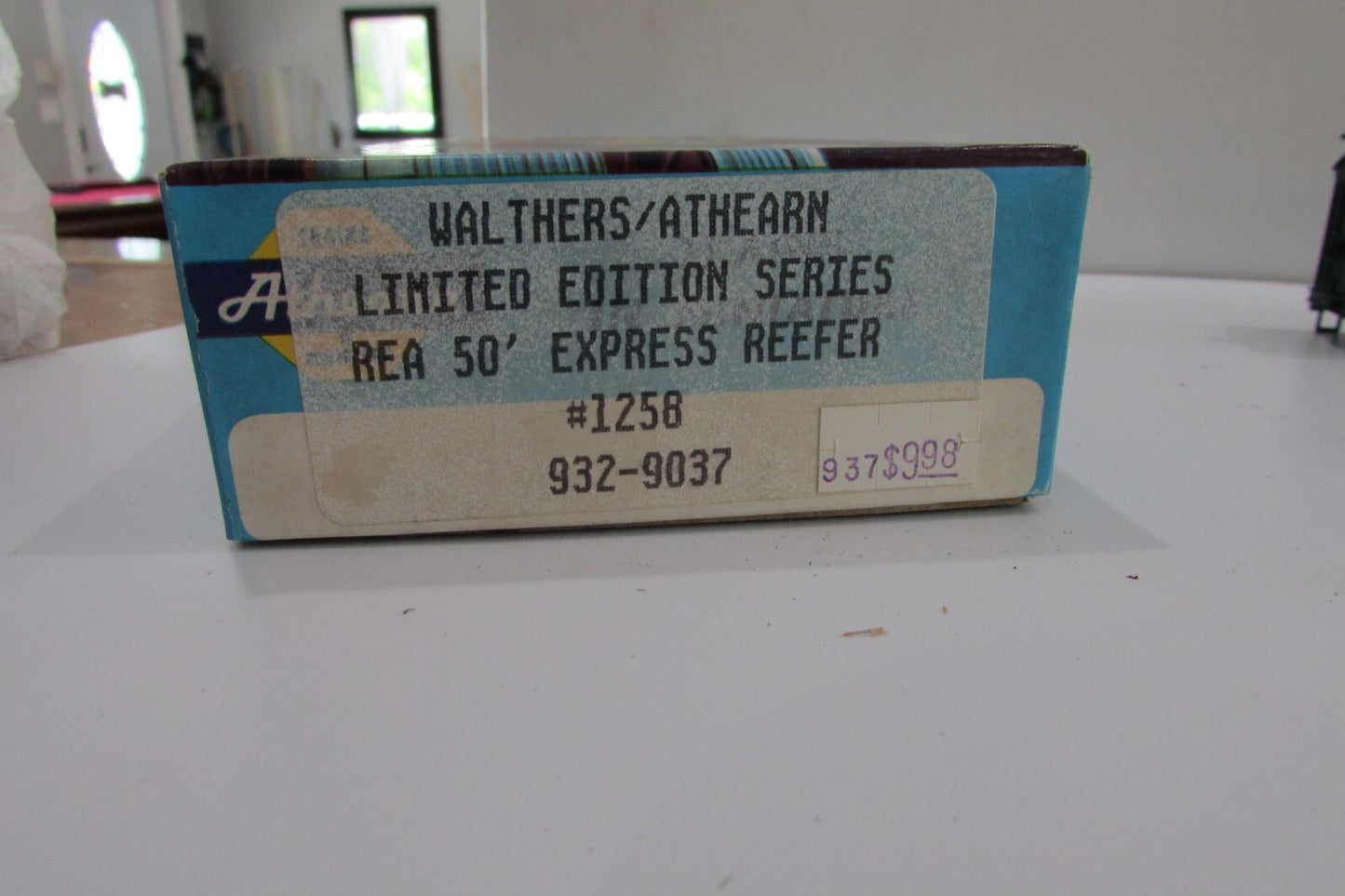 HO Scale Walthers/Athearn 932-9037 REA 50' Express Reefer Kit