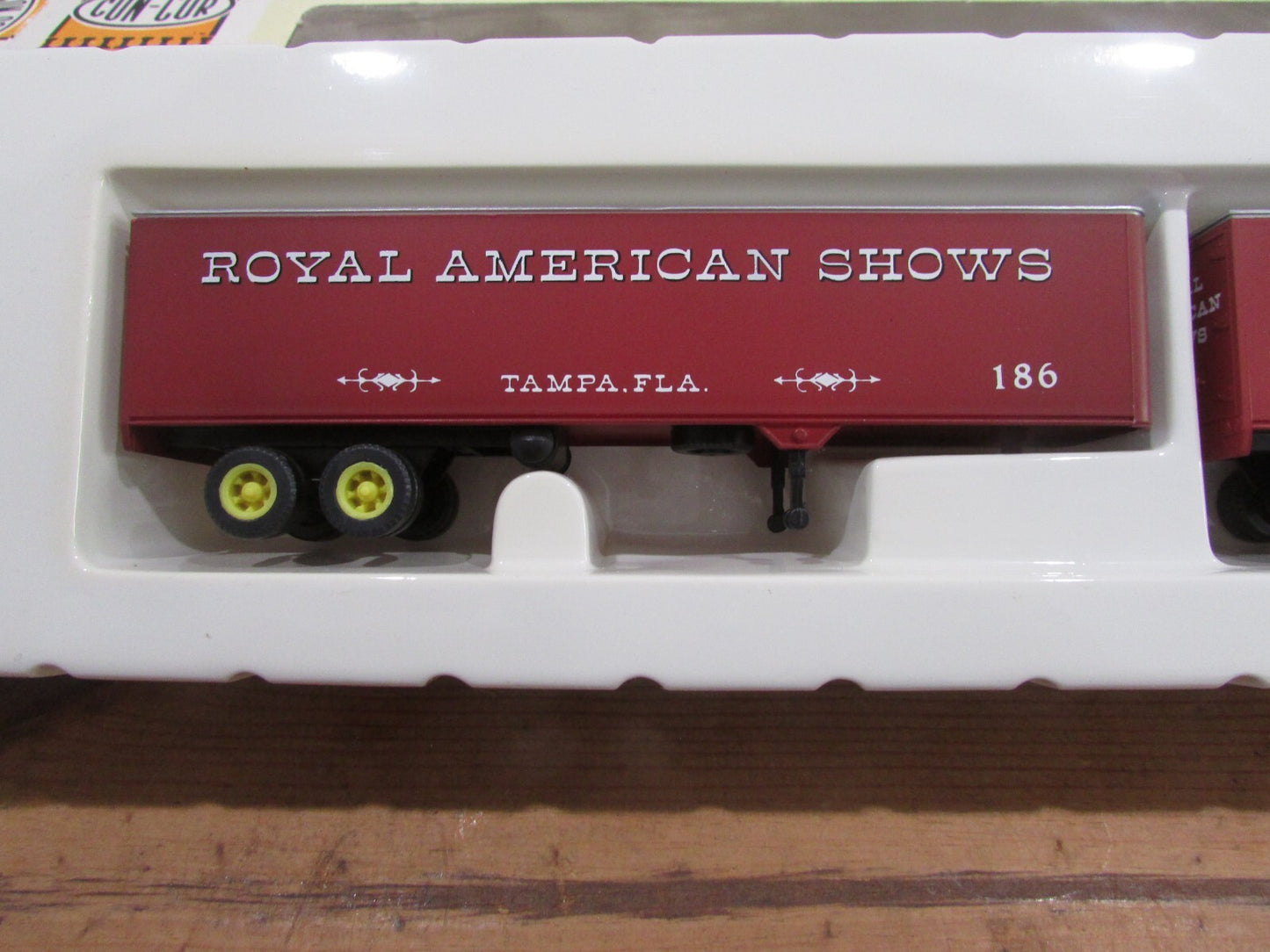 HO Scale Con-Cor 04-08136 40ft Dry Van Trailer Royal American Circus Lot#3493