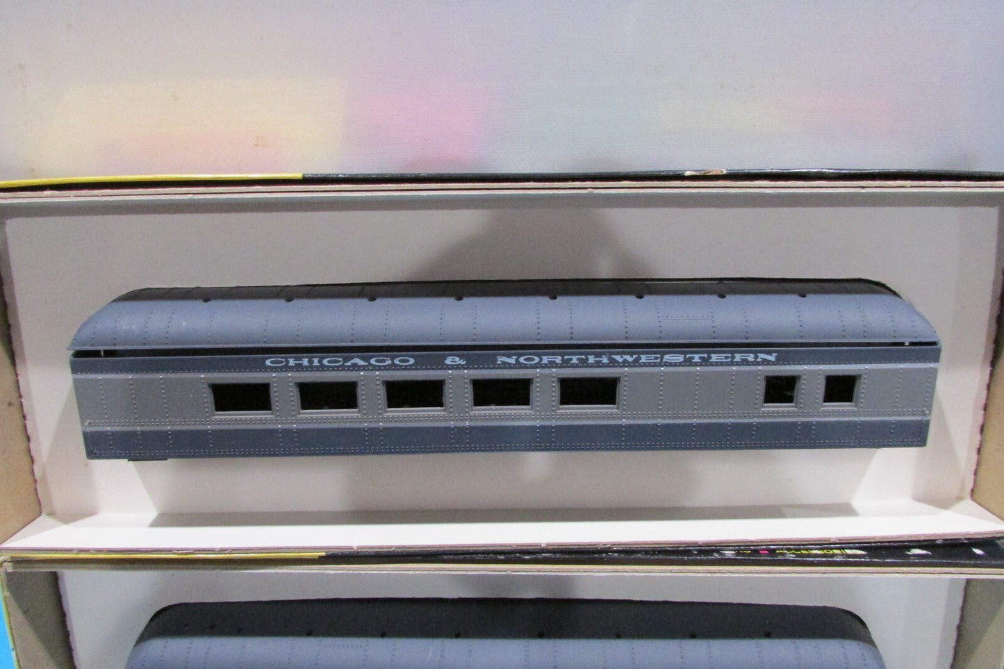 HO Scale Roundhouse (2)Harriman Style Chicago & Northwester Kits Lot#2630