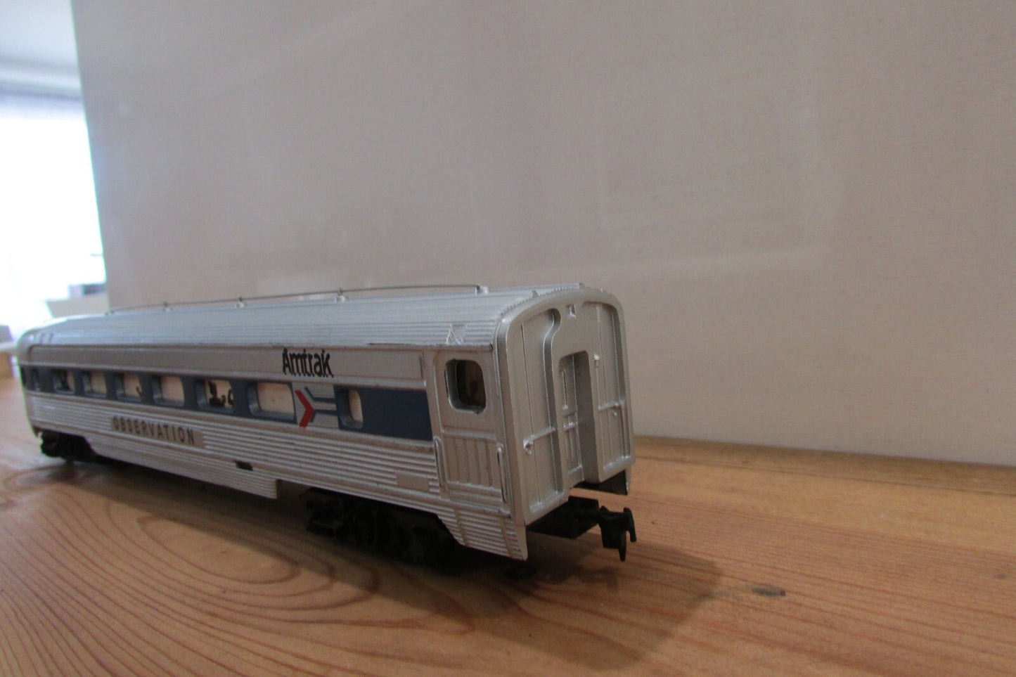 HO Scale Amtrak Observation Passenger (Blue & Silver) Lot#0034