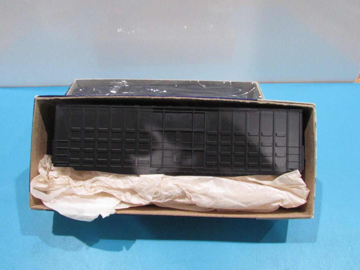 HO Scale RoundHouse Caboose & Box Cars Kits Undecorated Lot#1590