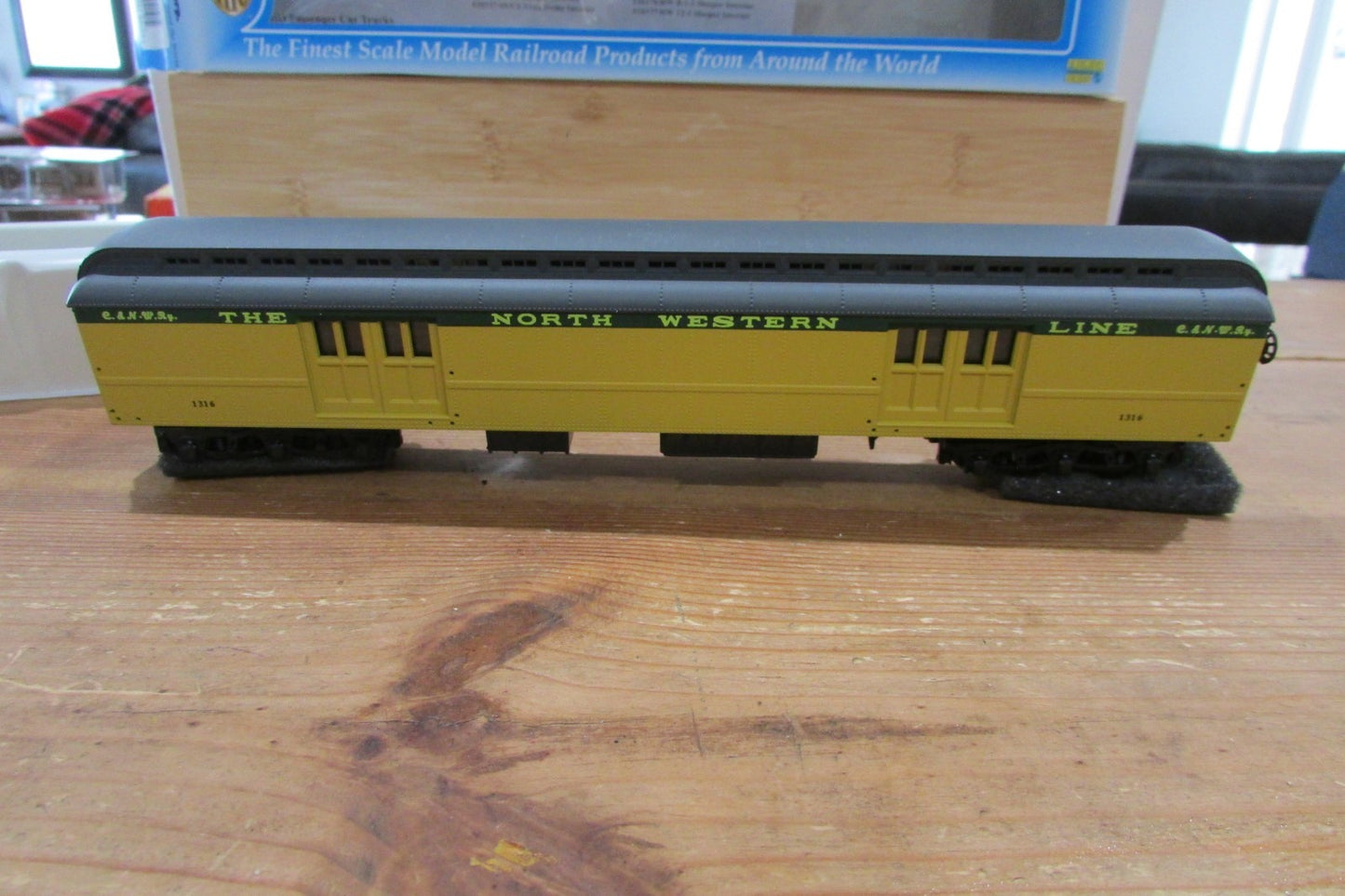 HO Scale IHC 49210 Baggage Heavy Weight Passenger Car C&NW Lot#5050