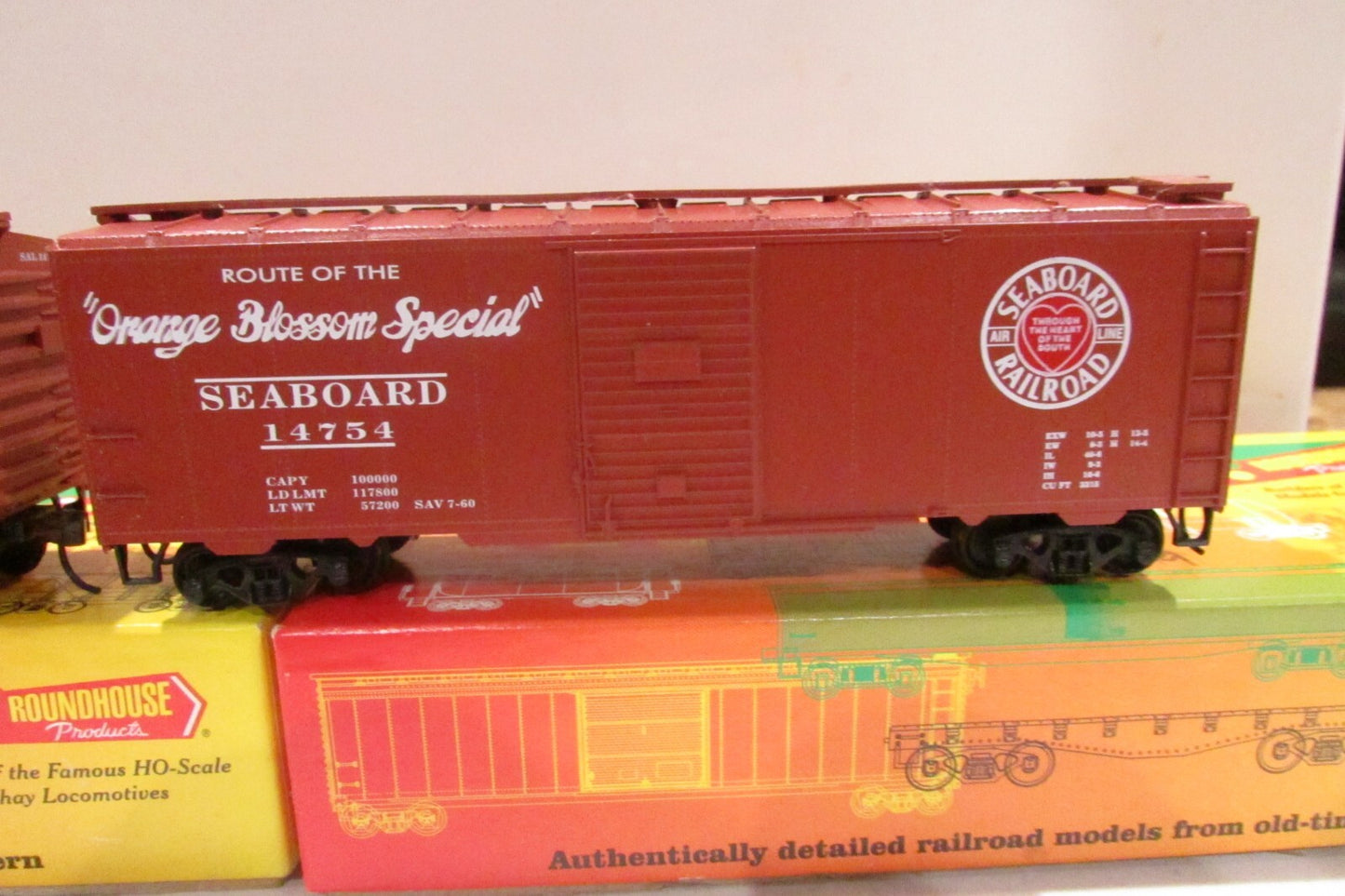 HO Scale RoundHouse (3) Assorted Freight Cars Seaboard R.T.R. Lot#3384