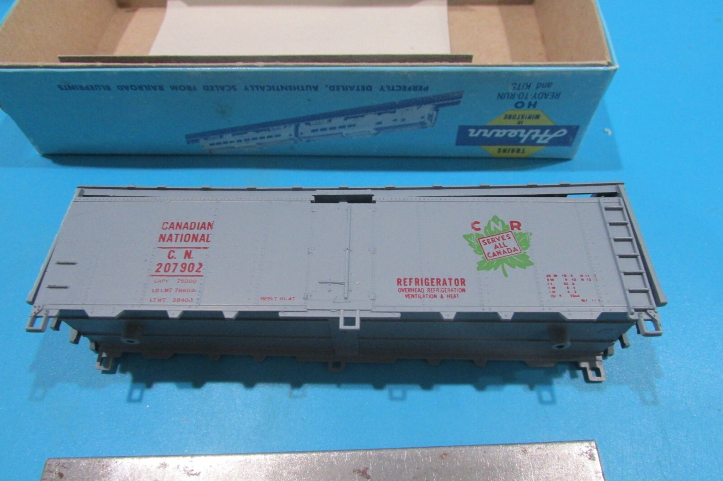 HO Scale Athearn 1604 Canadian National Refrigerator Car #207902 Kit