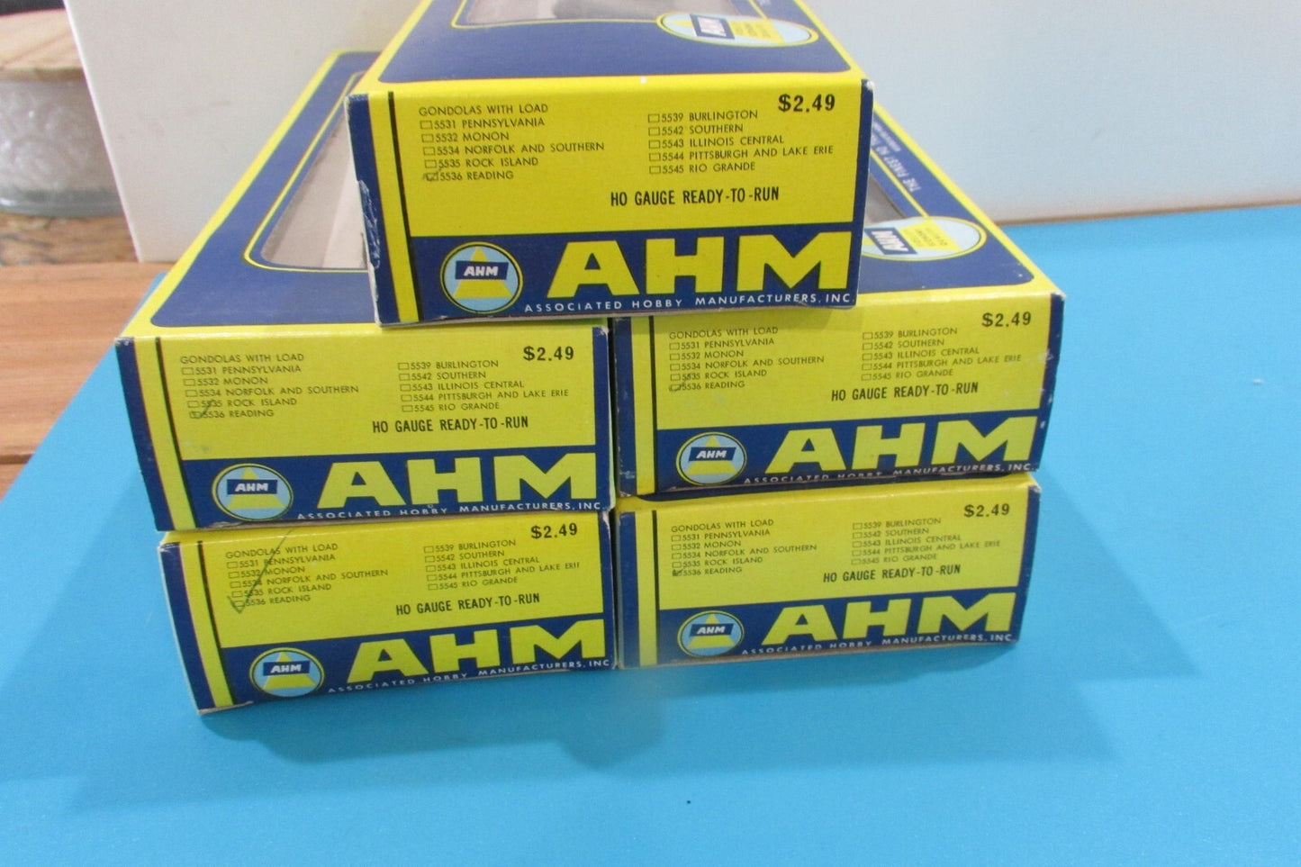 HO Scale AHM (5) Gondolas Car with Load "Reading" Lot#4174