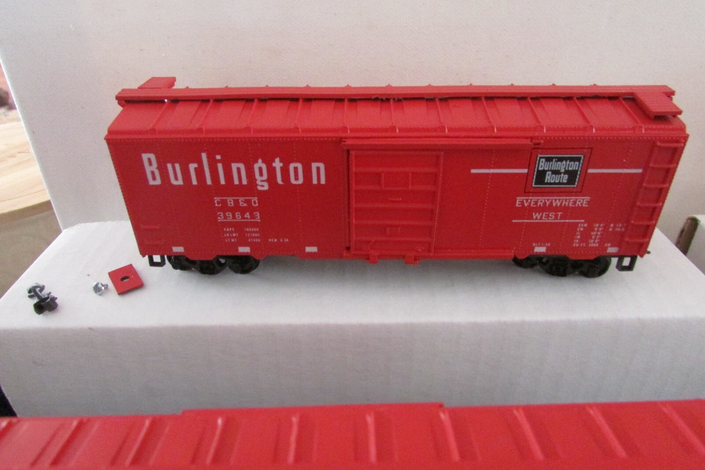 HO Scale Roundhouse (4) C&BQ (red) 40' Box Car RTR Lot#2639