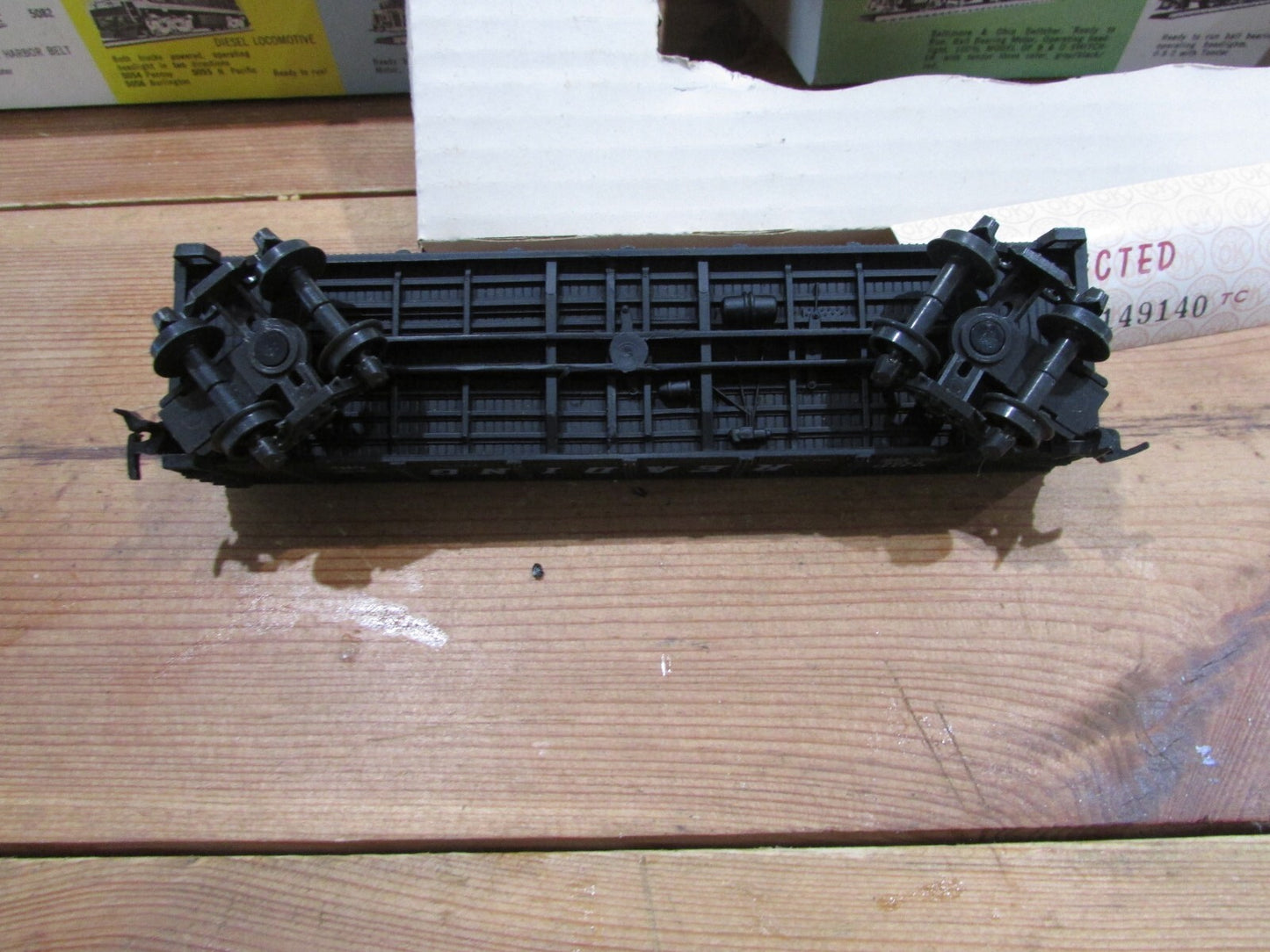 HO Scale AHM 5536 (6) Gondolas Cars #1806 with Black Load "Reading" Lot#3578