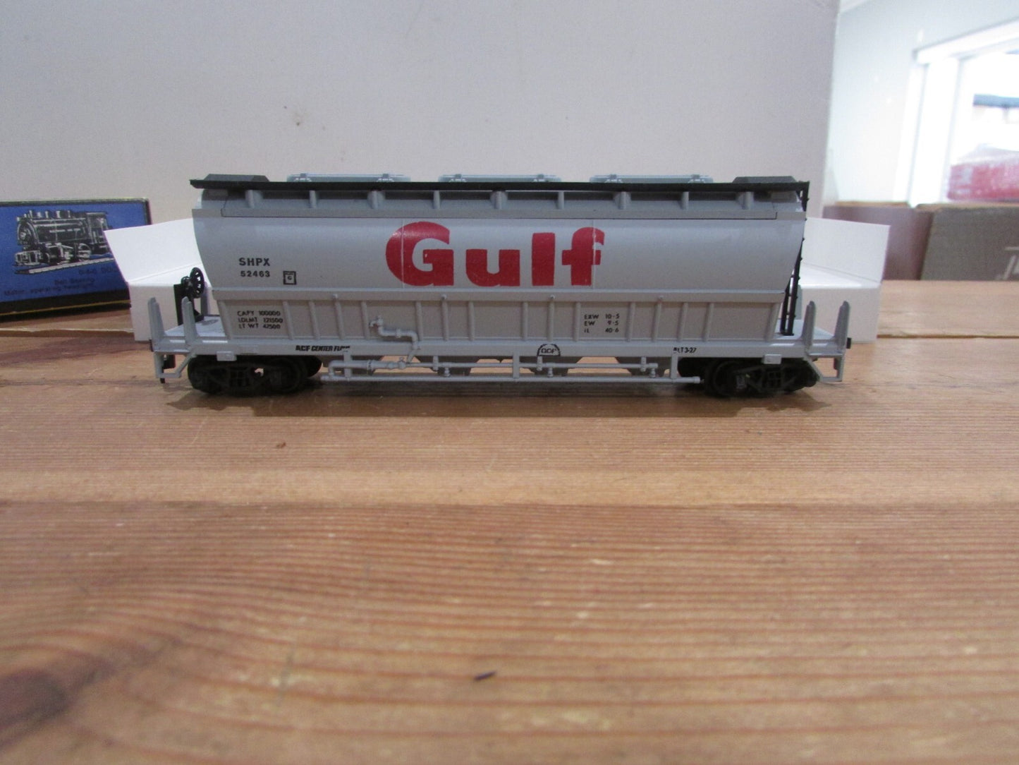 HO Scale AHM 5427E GULF Center Flow Car SHPX #52463
