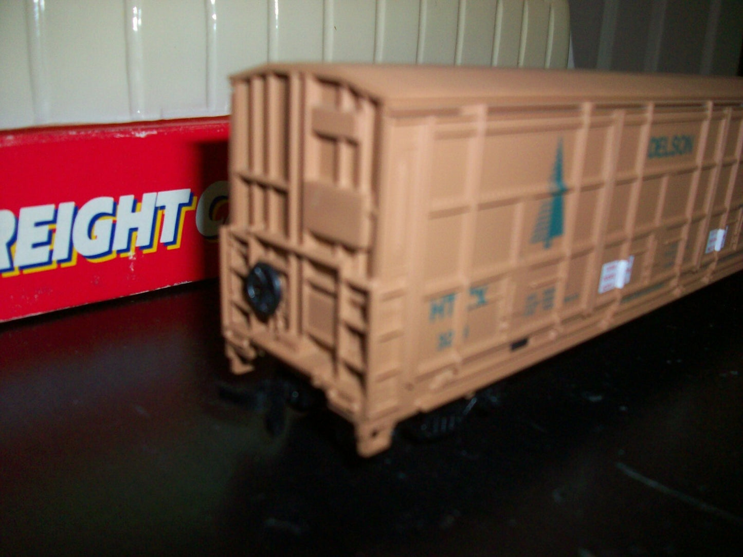 HO Scale Life-Like 8482 Thrall Door Delson Lumber Co,Inc Car Lot#0469